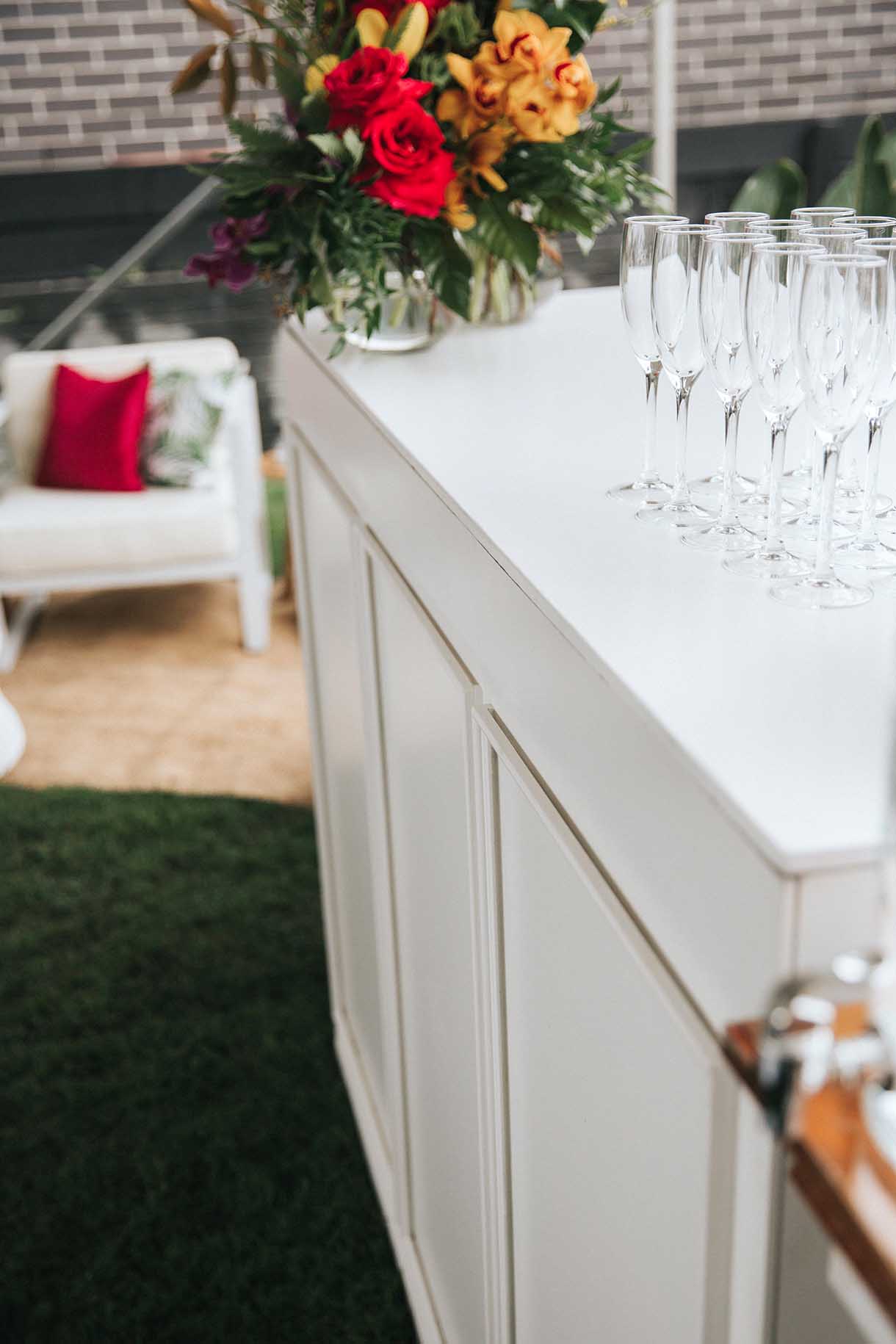 insitu-custom-panel-bar-white