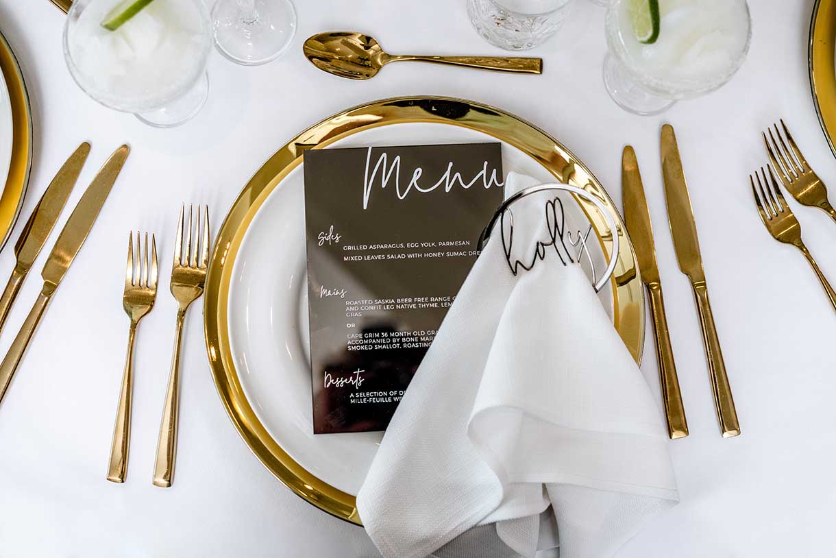 insitu-gold-banded-charger-plate