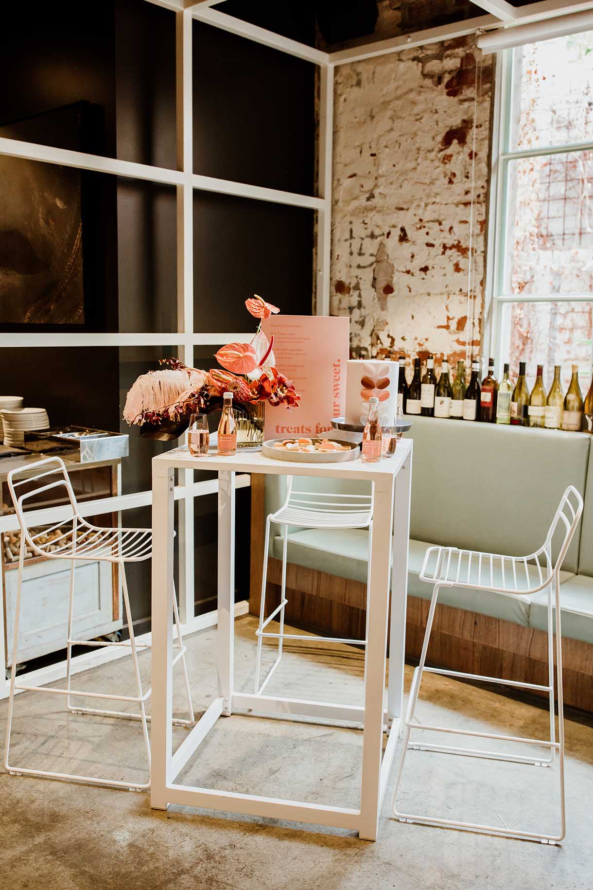 LENZO ~  HENS DAY EDITORIAL