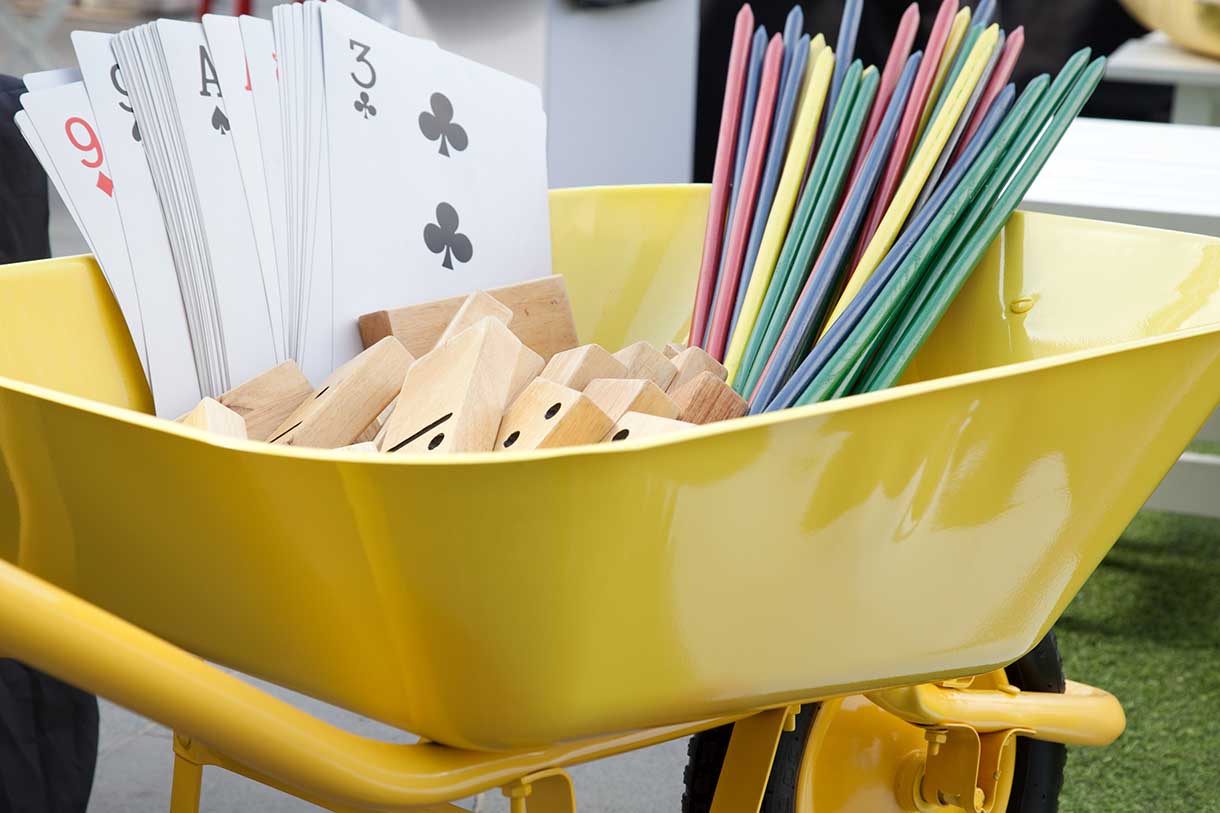 insitu-booze-barrow-yellow