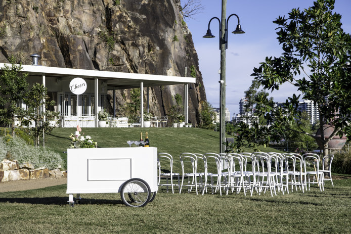 insitu-butlerscart-with-lollypop