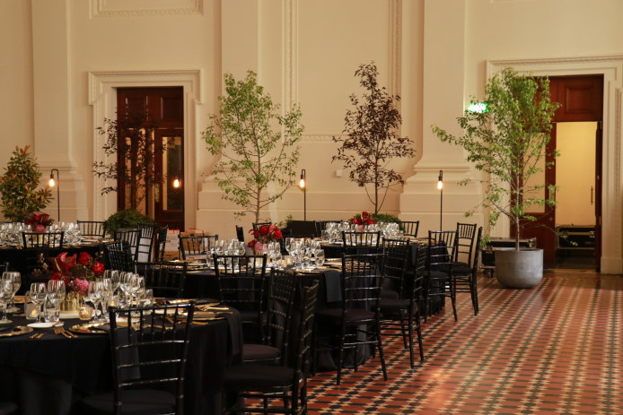 insitu-image-tiffany-chair-black