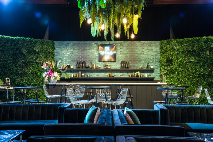 insitu-kenzo-sofa-black-2