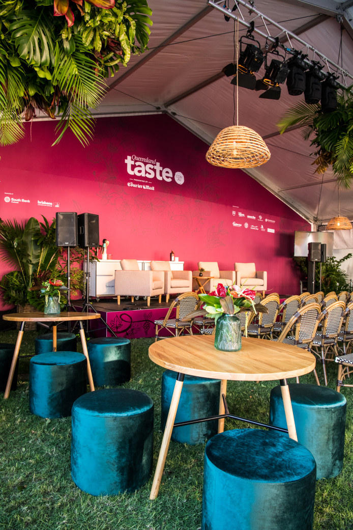 insitu-madison-ottomans-peacock