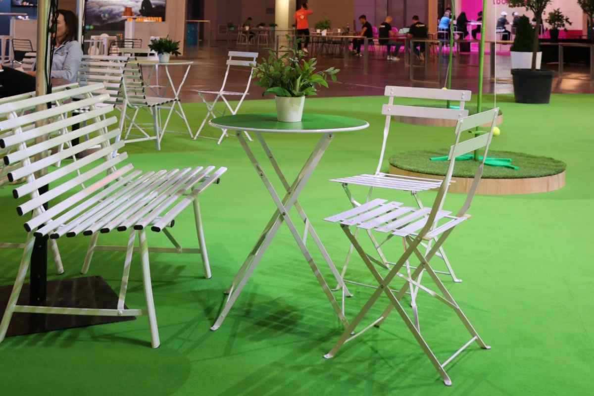 insitu-GARDEN-bench-white