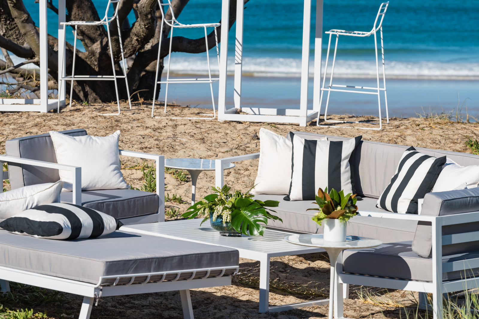 insitu-black-white-cushion