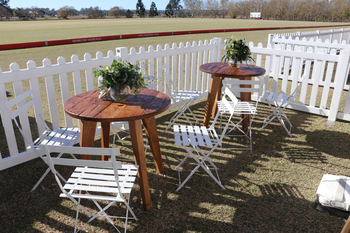 insitu-coastal-cafe-table
