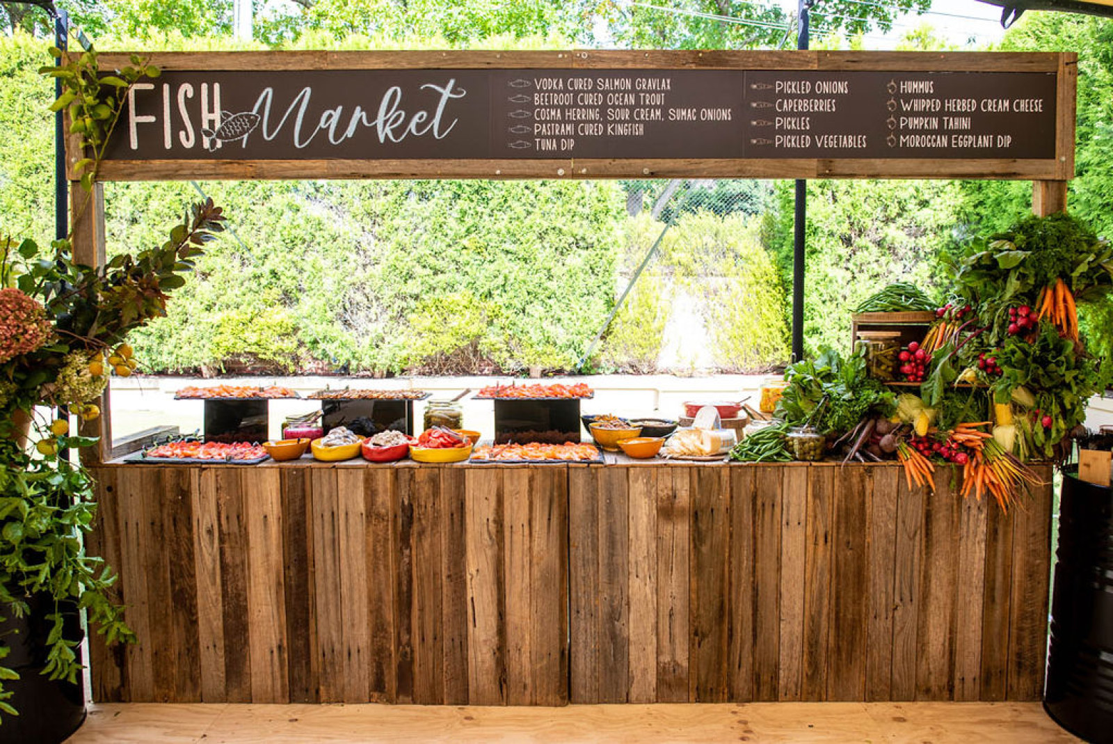 insitu-double-taco-stand-rustic-wood-panel