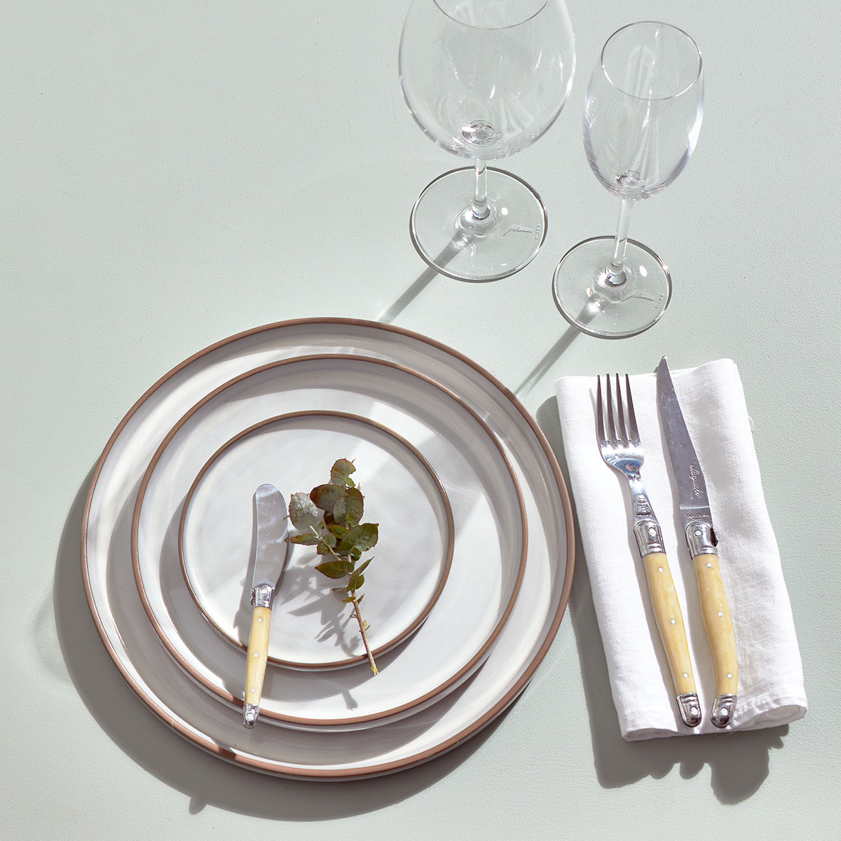 insitu-husk-side-plate-chalk