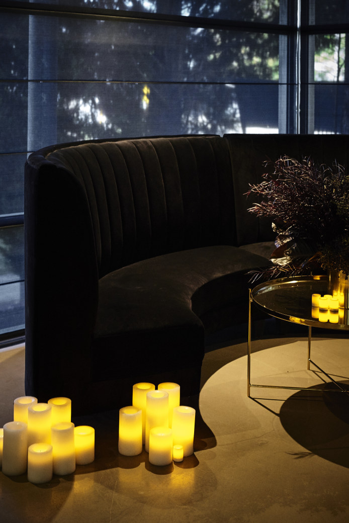 insitu-kenzo-banquet-black