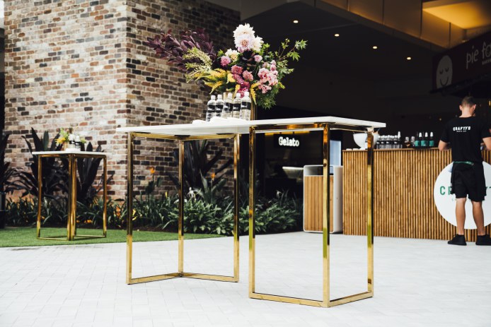 insitu-optical-bar-table-white-marble-wgold-legs