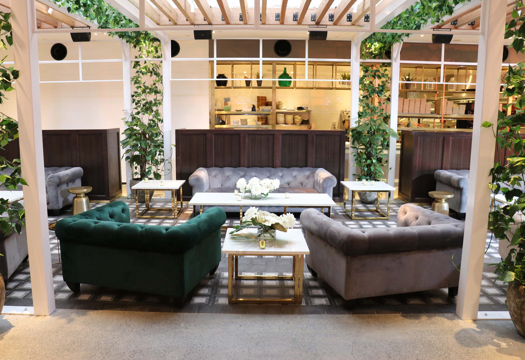 insitu-optical-coffee-table-square-white-gold