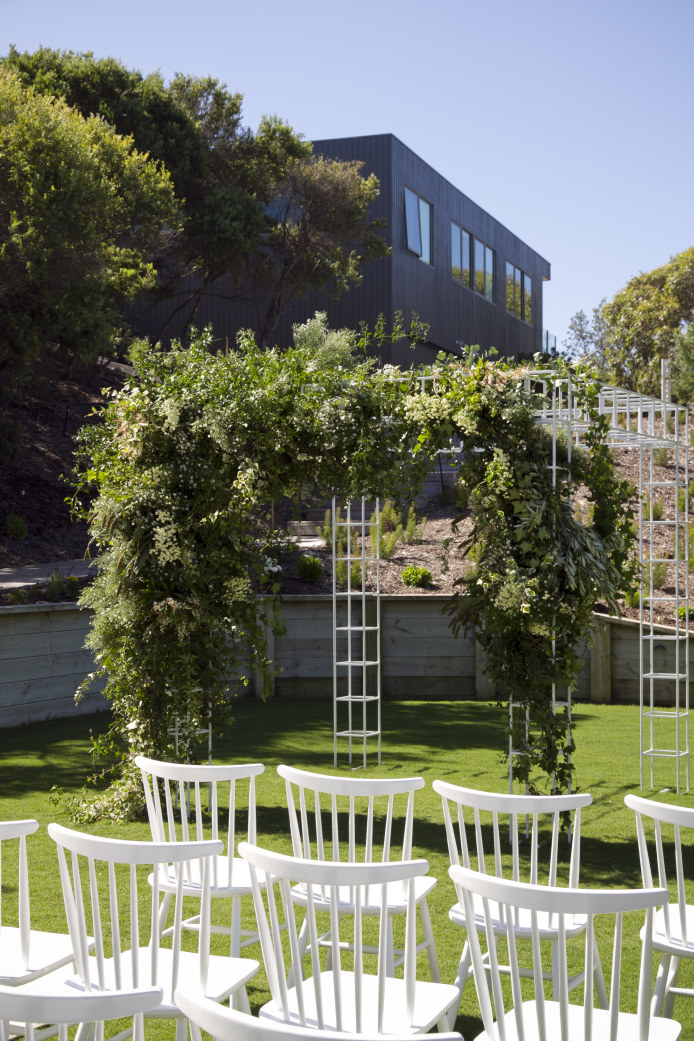 insitu-pergola-white