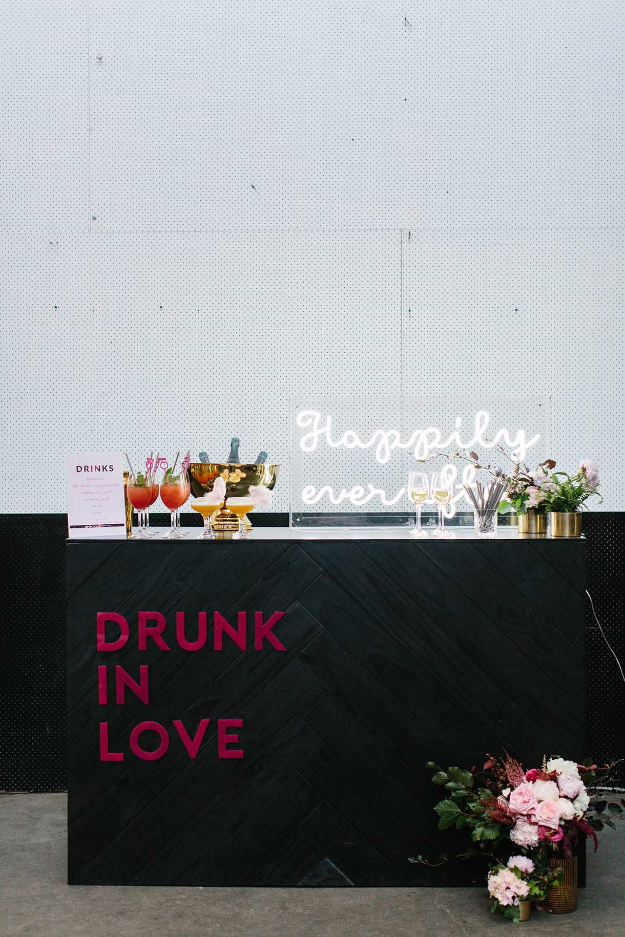 insitu-herringbone-bar-3