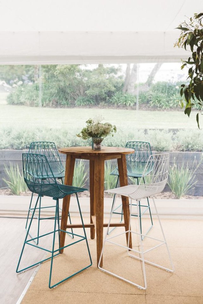 insitu-coastal-bar-table