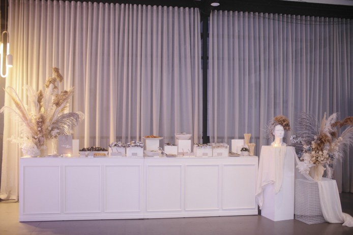 insitu-custom-panel-food-station-white