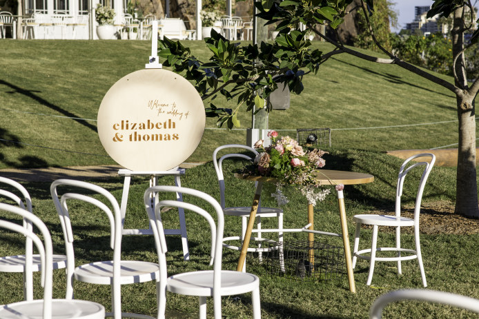 insitu-easel-white-ihq