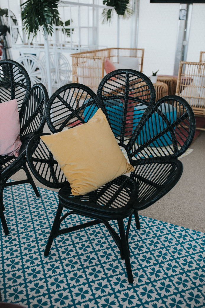 insitu-lucia-chair-black