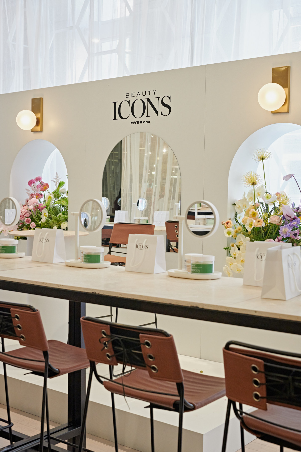 insitu-knox-bar-stool-black-tab