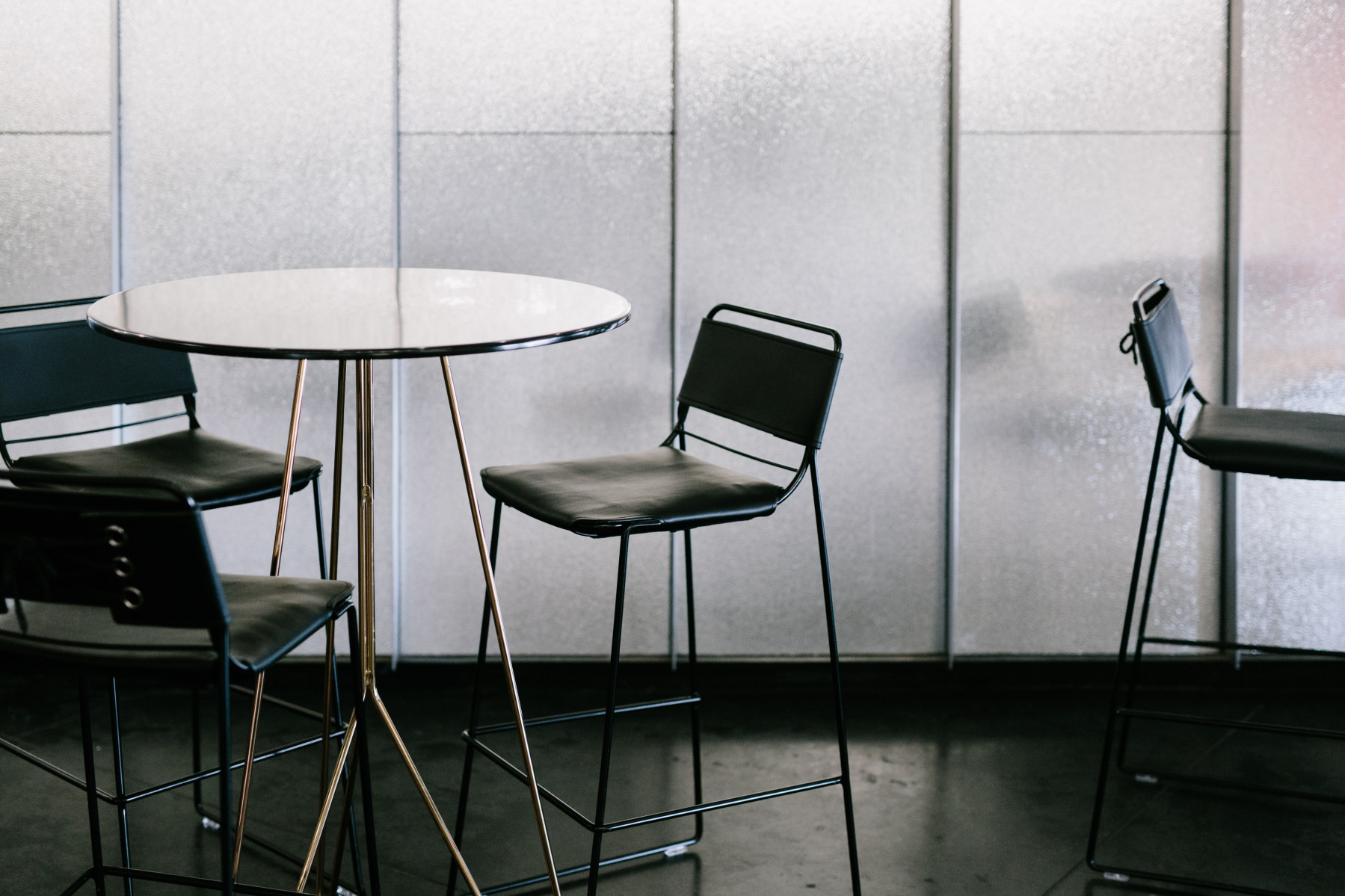 insitu-knox-bar-table-black-gold