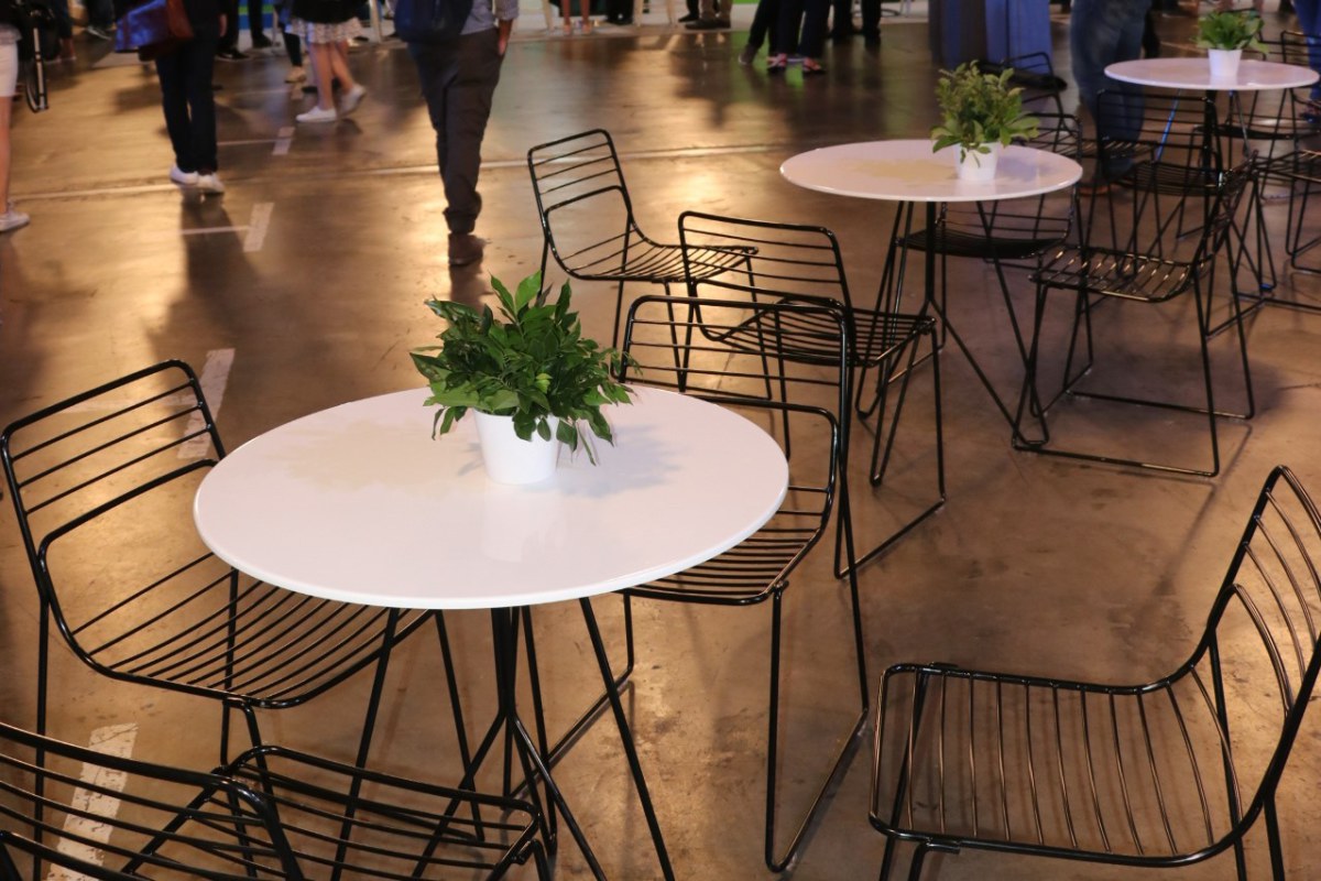 insitu-knox-cfae-table-white-top