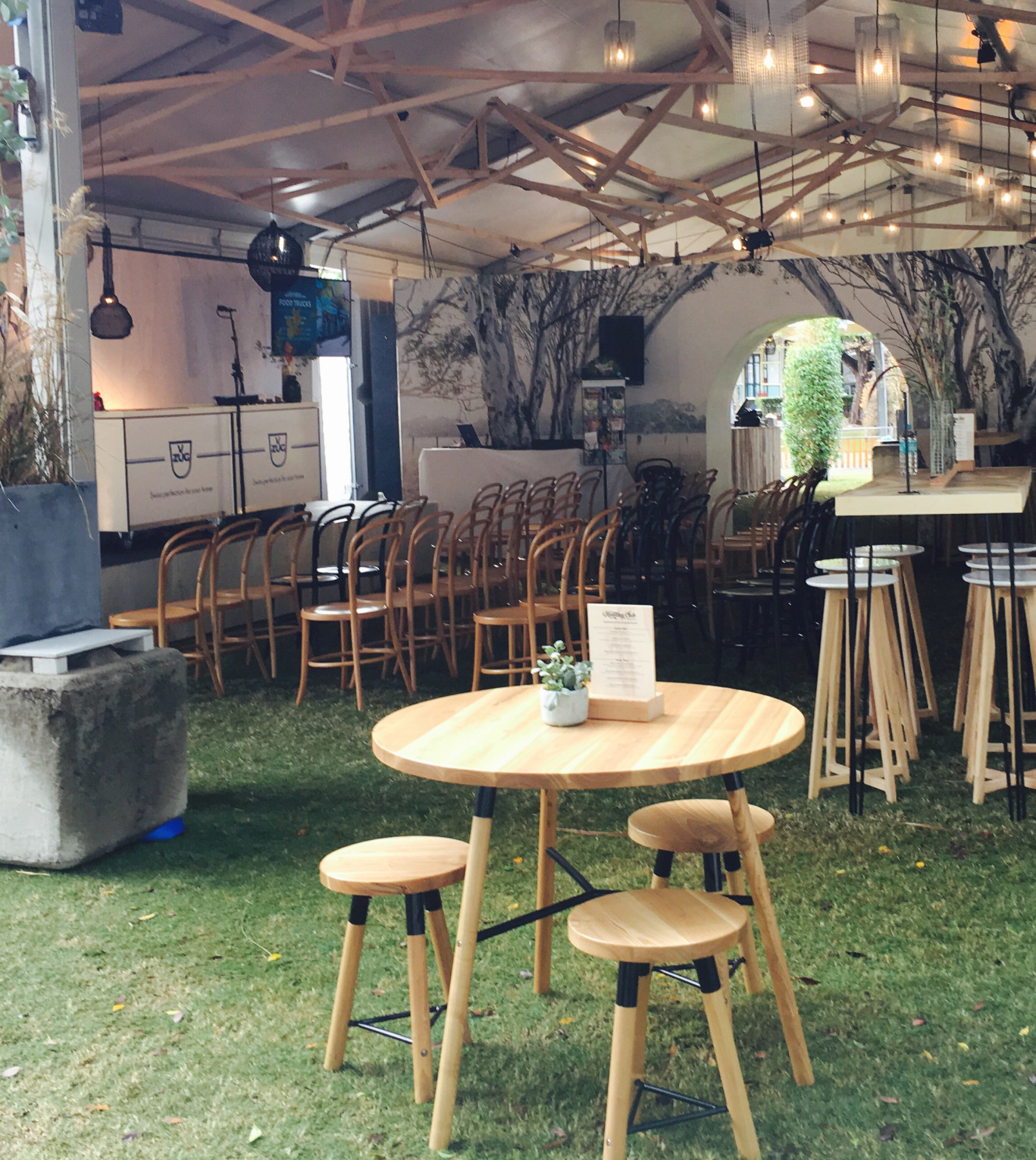 insitu-low-stool-natural-black