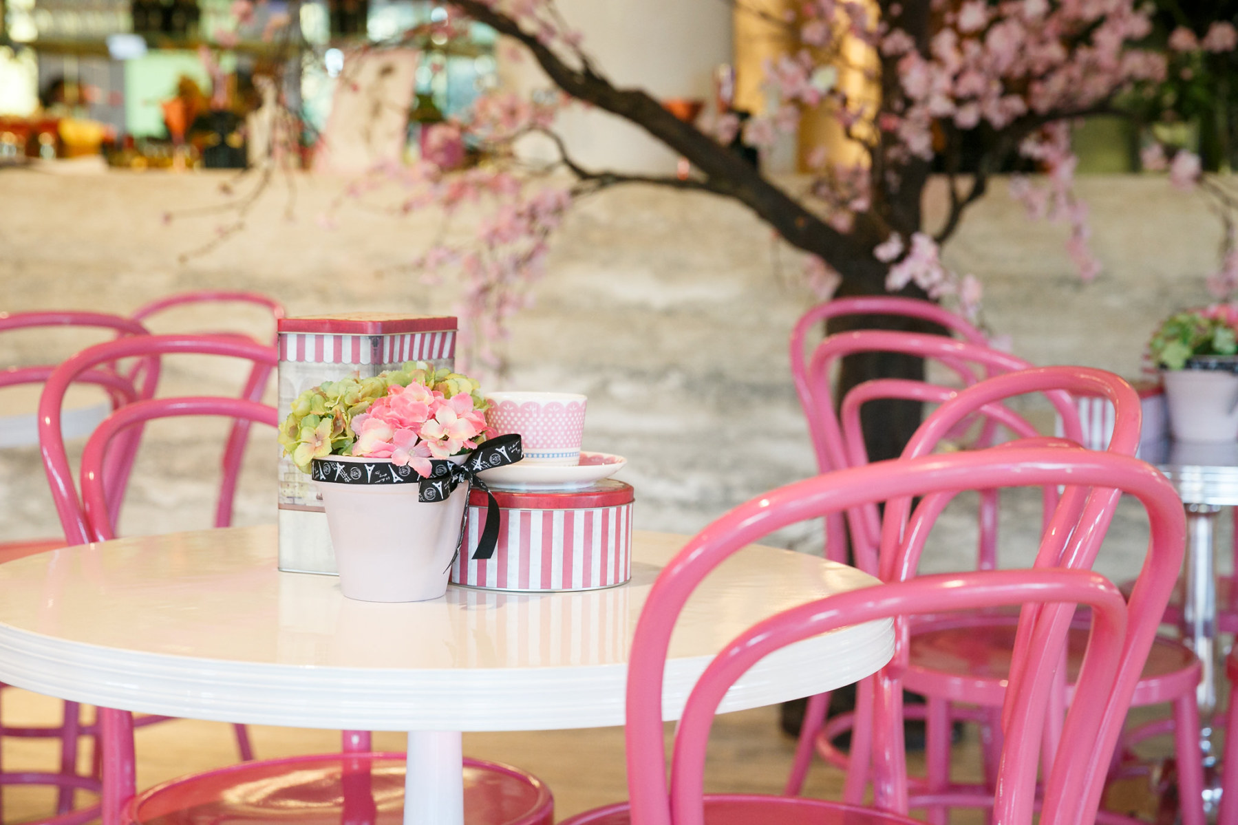 insitu-new-york-cafe-white-3