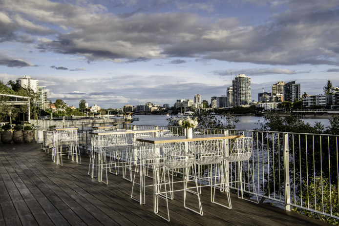 insitu-hairpin-bar-table-teak-white