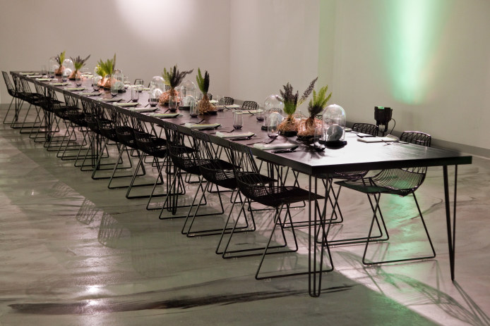 insitu-hairpin-table-black-arrowe