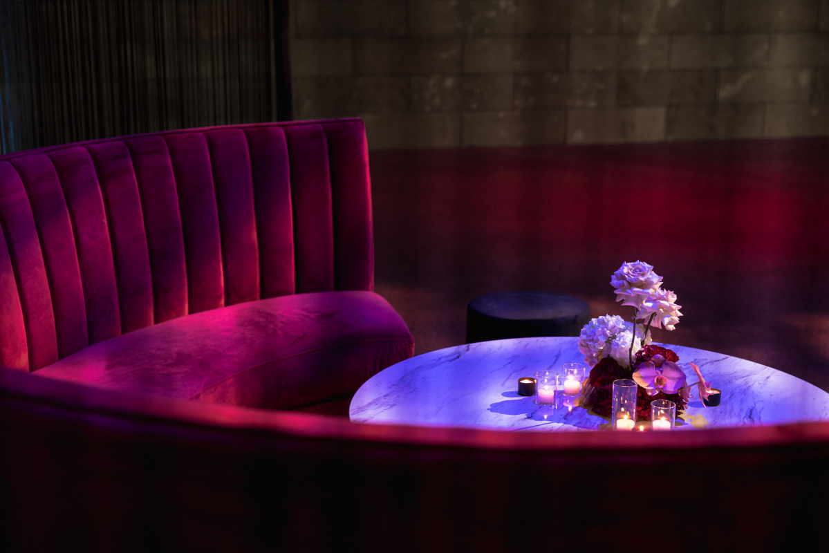 insitu-kenzo-banquet-circle-red-2