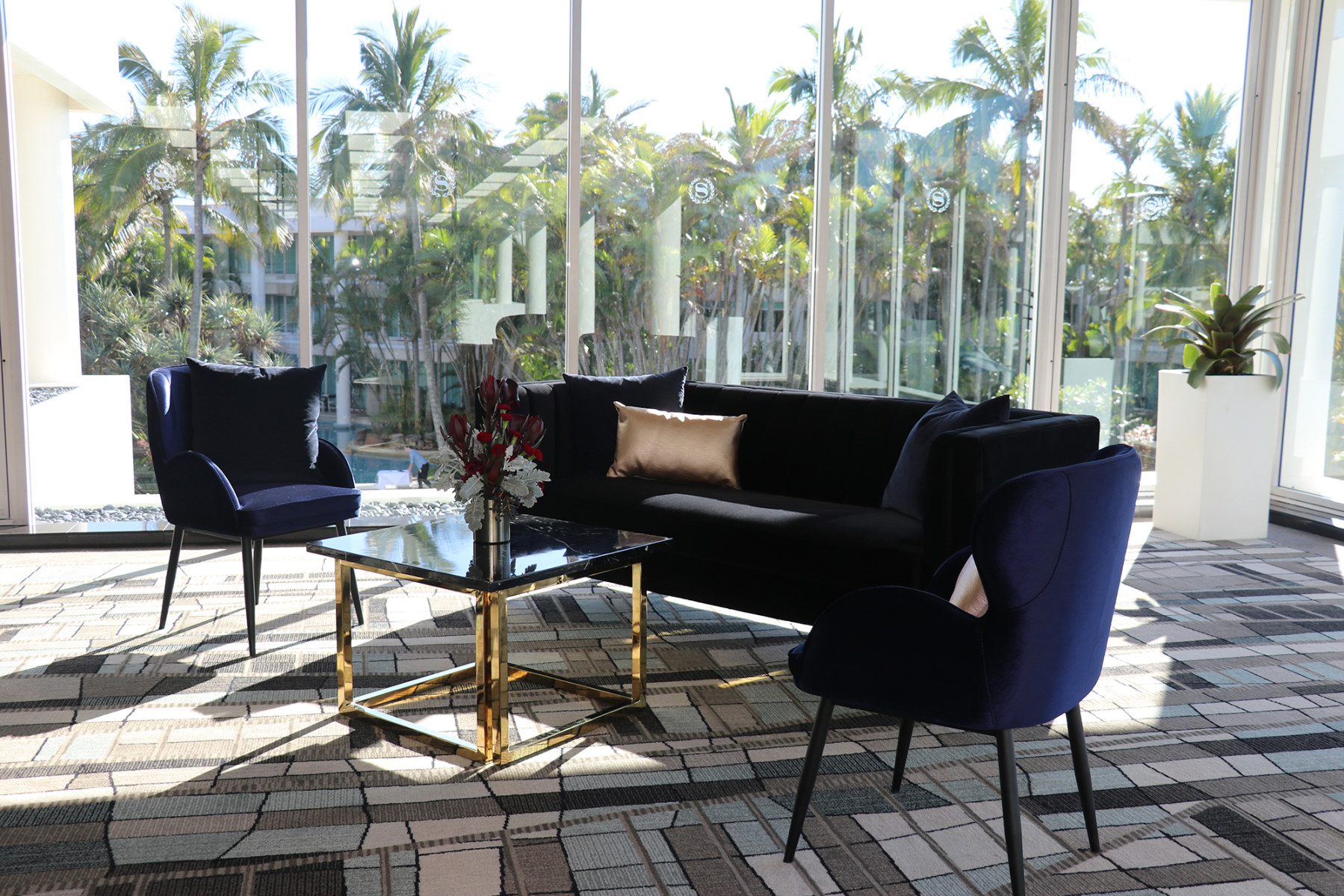 insitu-optical-coffee-table-square-black-gold