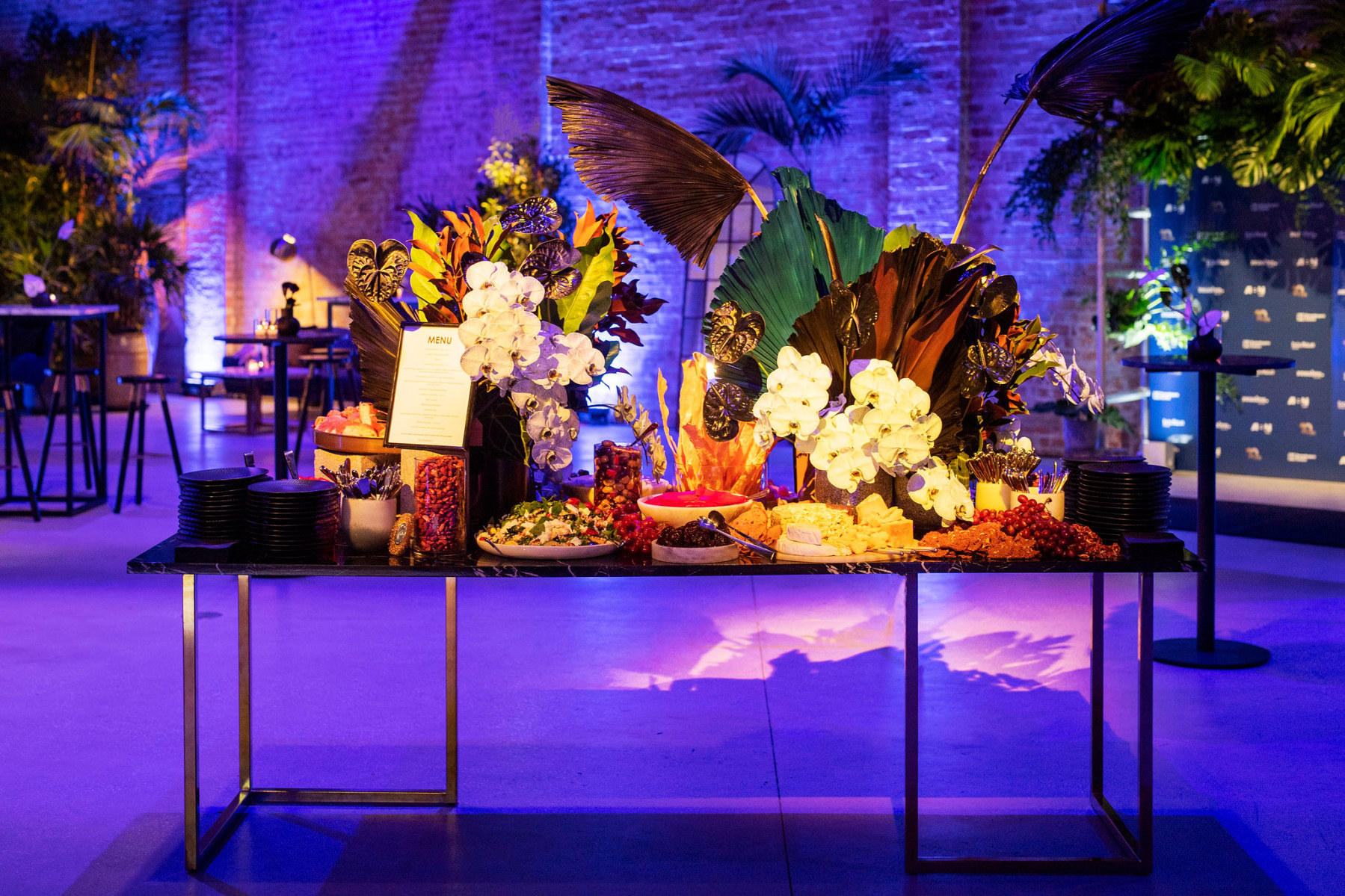 insitu-optical-dining-table-2.4m-black-marble-gold