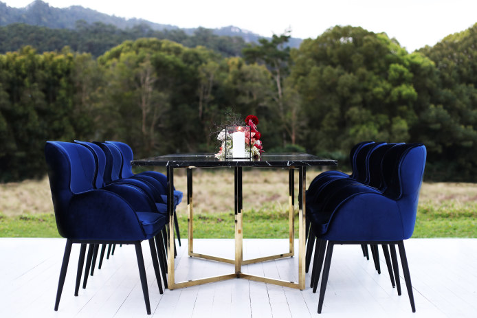 insitu-optical-dining-table-black-gold