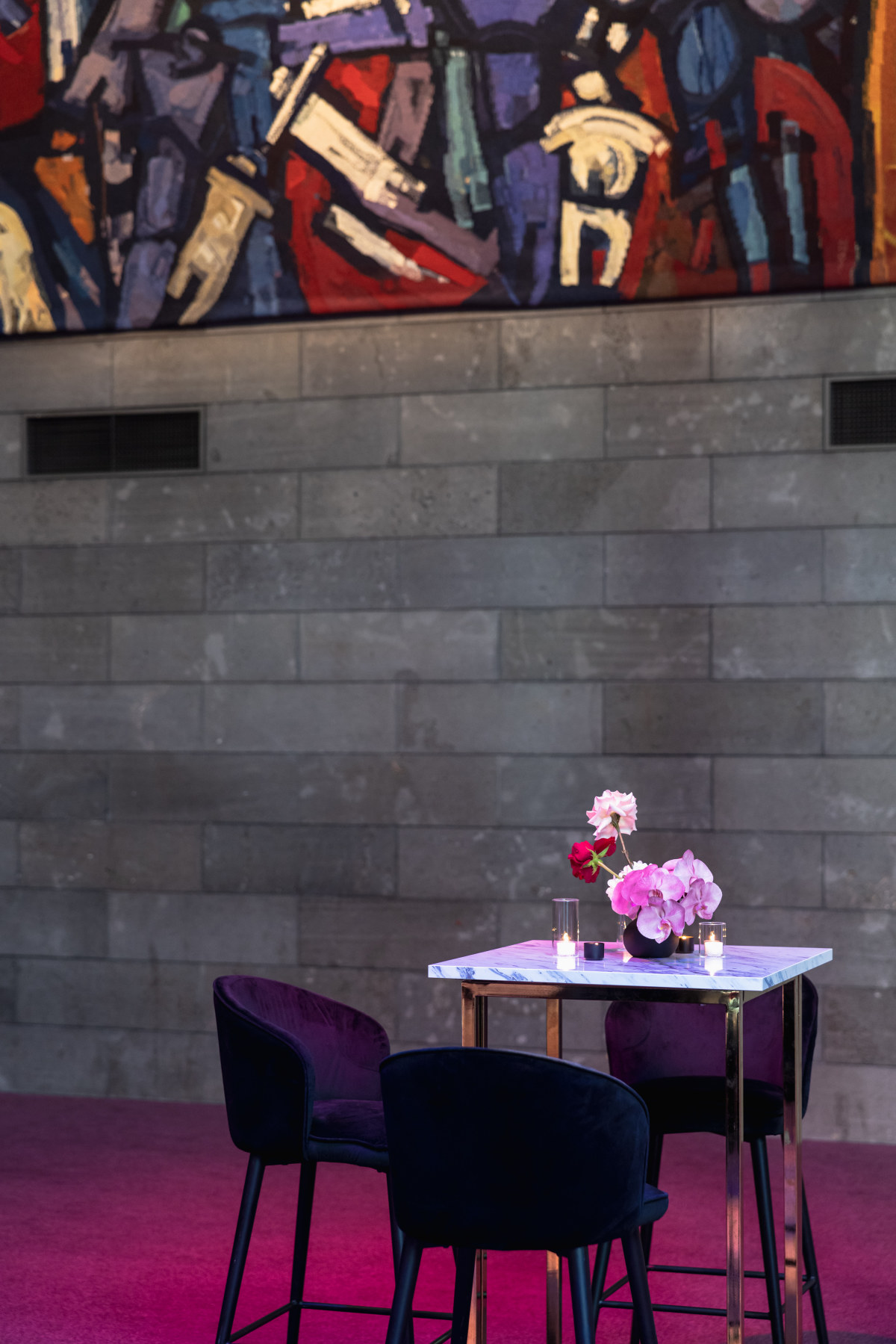 insitu-optical-white-marble-gold-legs-0.7m