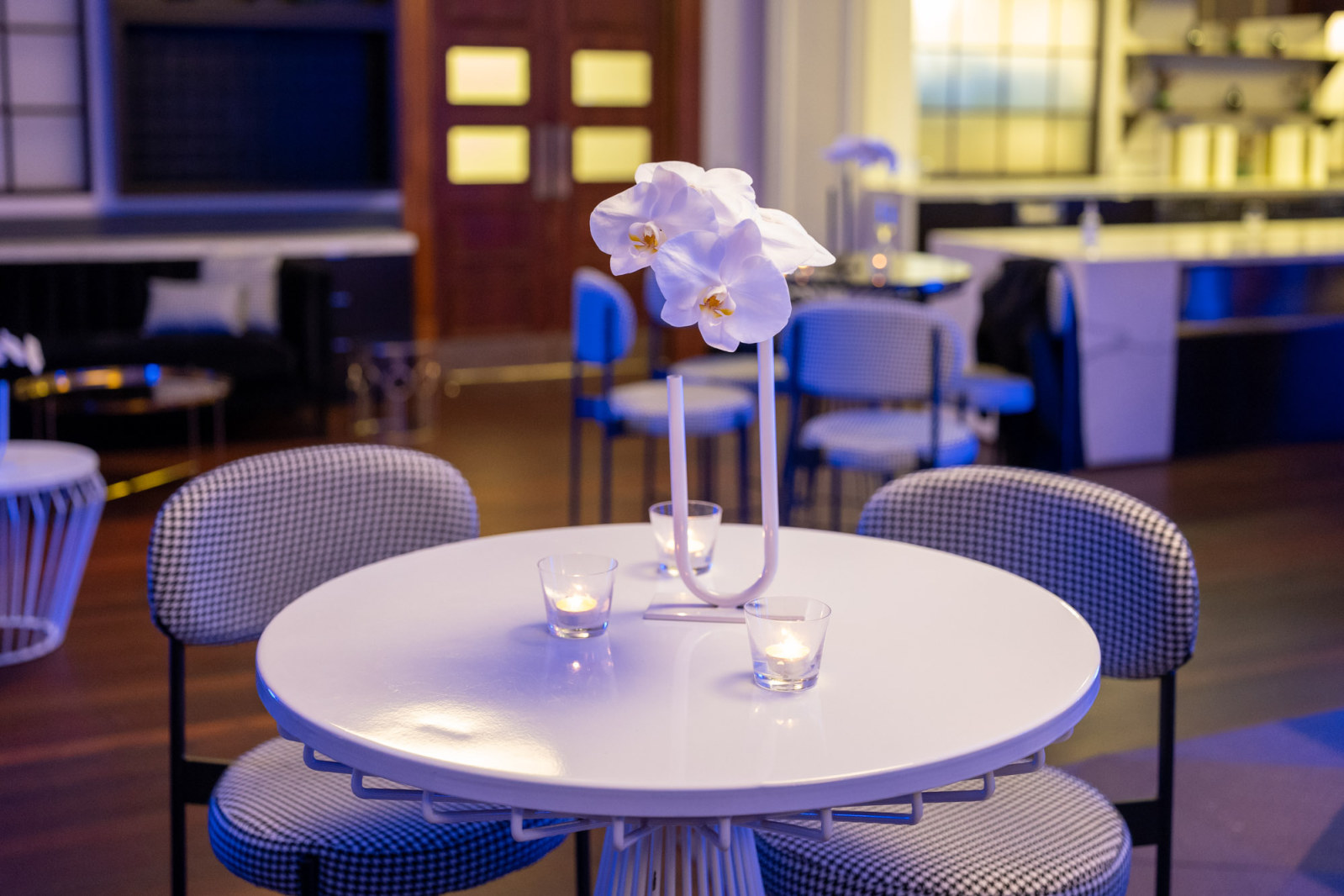 insitu-duke-bar-stool-houndstooth-black