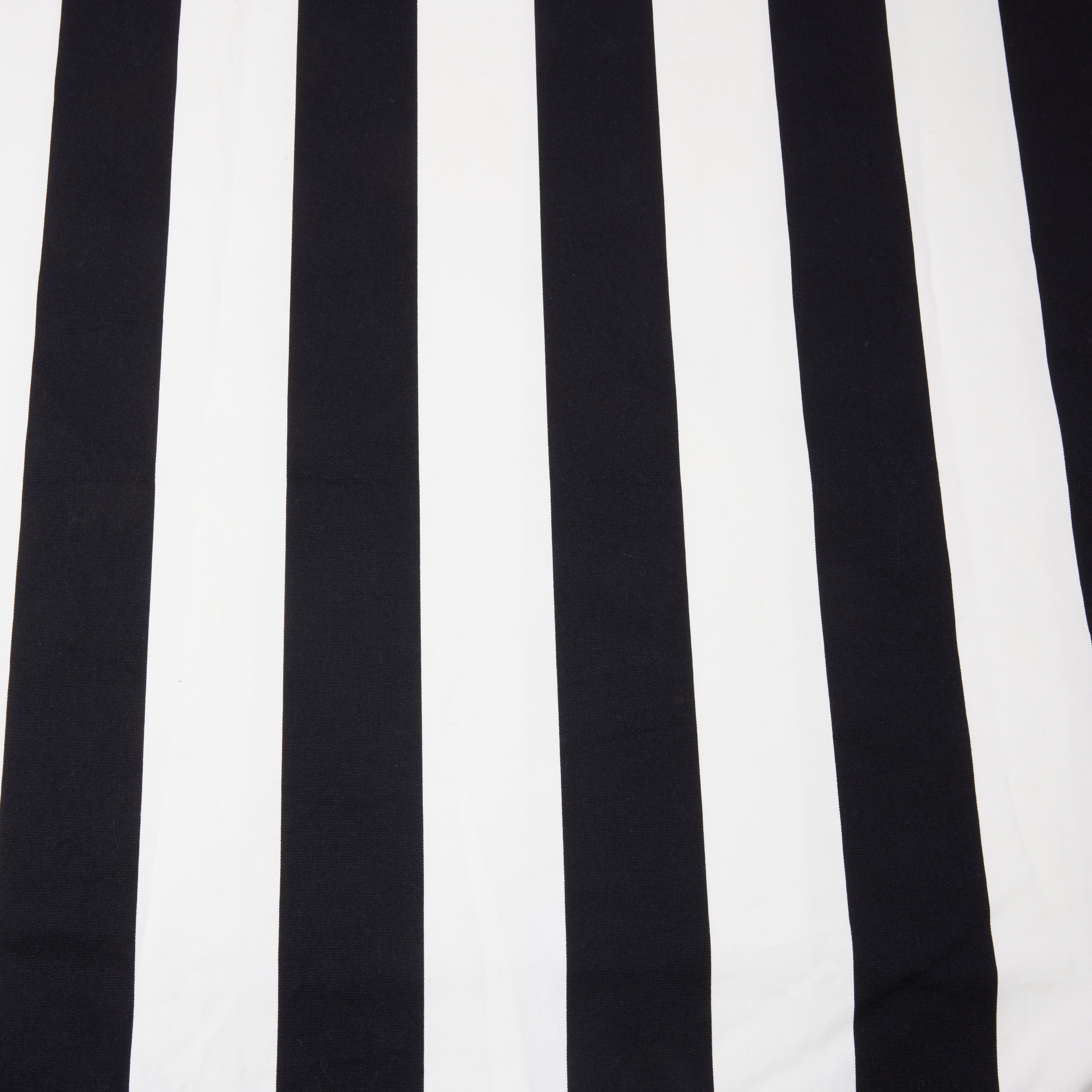 flower-cart-canopy-black-and-white