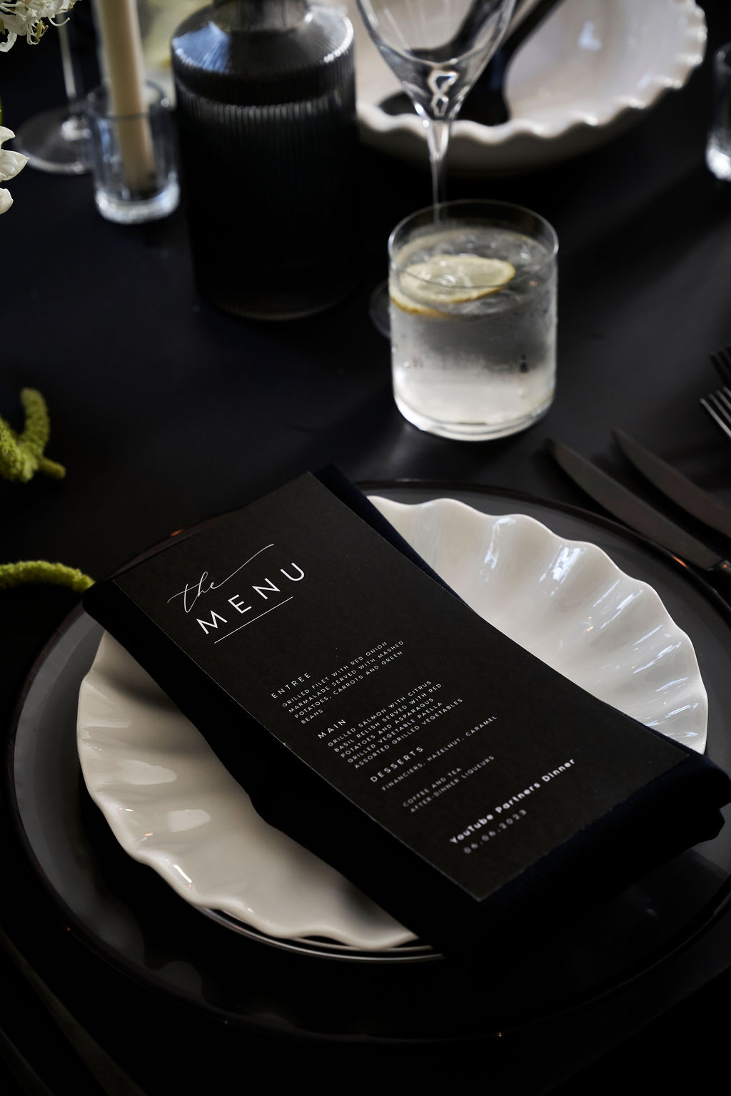 insitu-ruffle-dinner-plate-